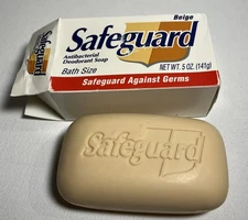 Vintage 1994 Safeguard, Beige Deodorant Soap Bath Size 5 Ounces Open Box 1 Bar