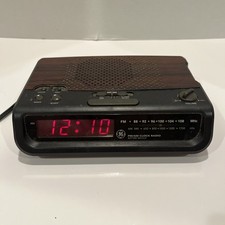 General Electric GE Model 7-4613B AM/FM Alarm Clock Radio