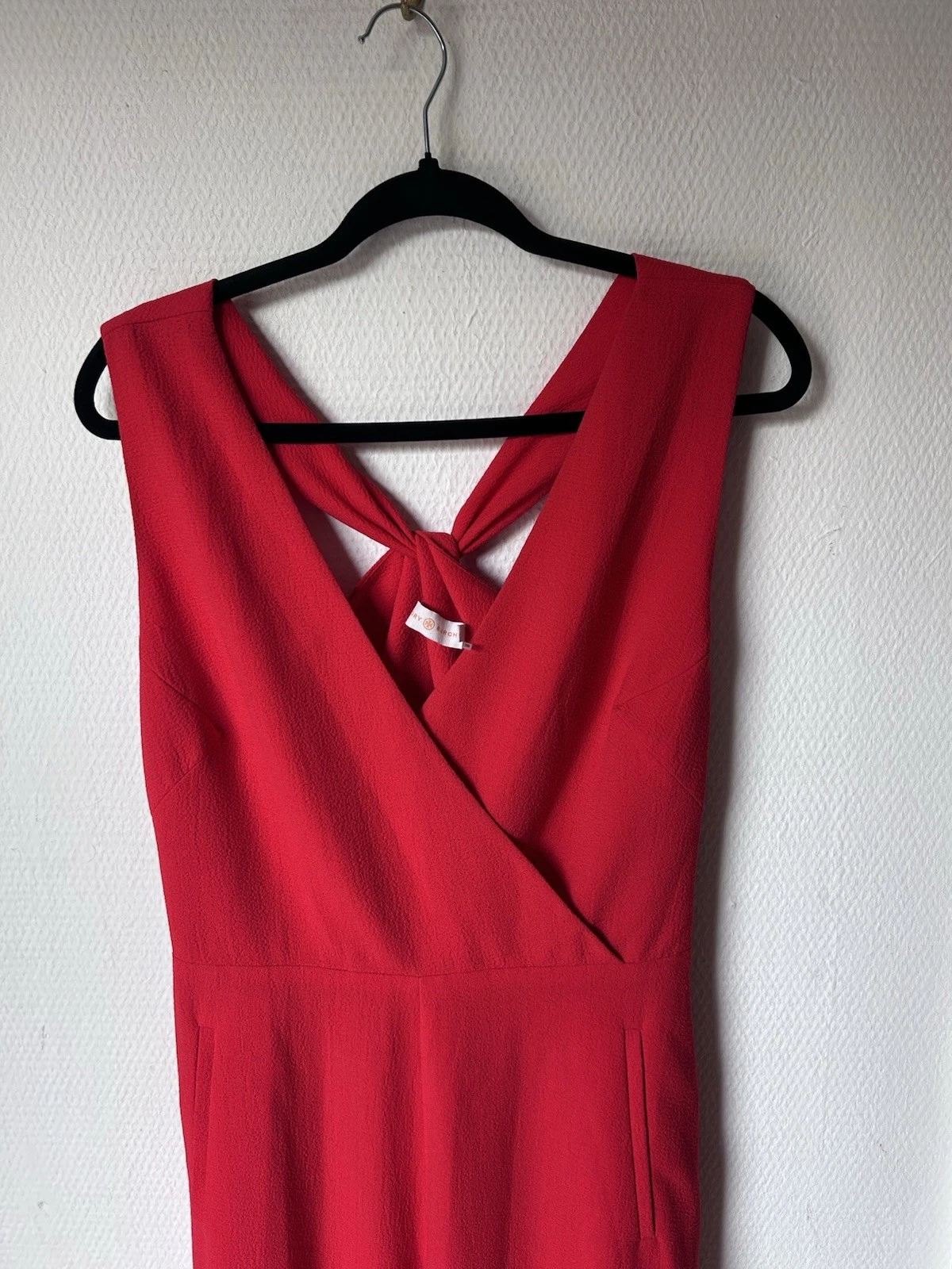 Tuta rossa in crêpe croccante Tory Burch