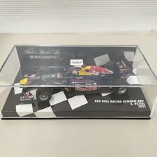 Minichamps RENAULT RB7 2011 RED BULL RACING