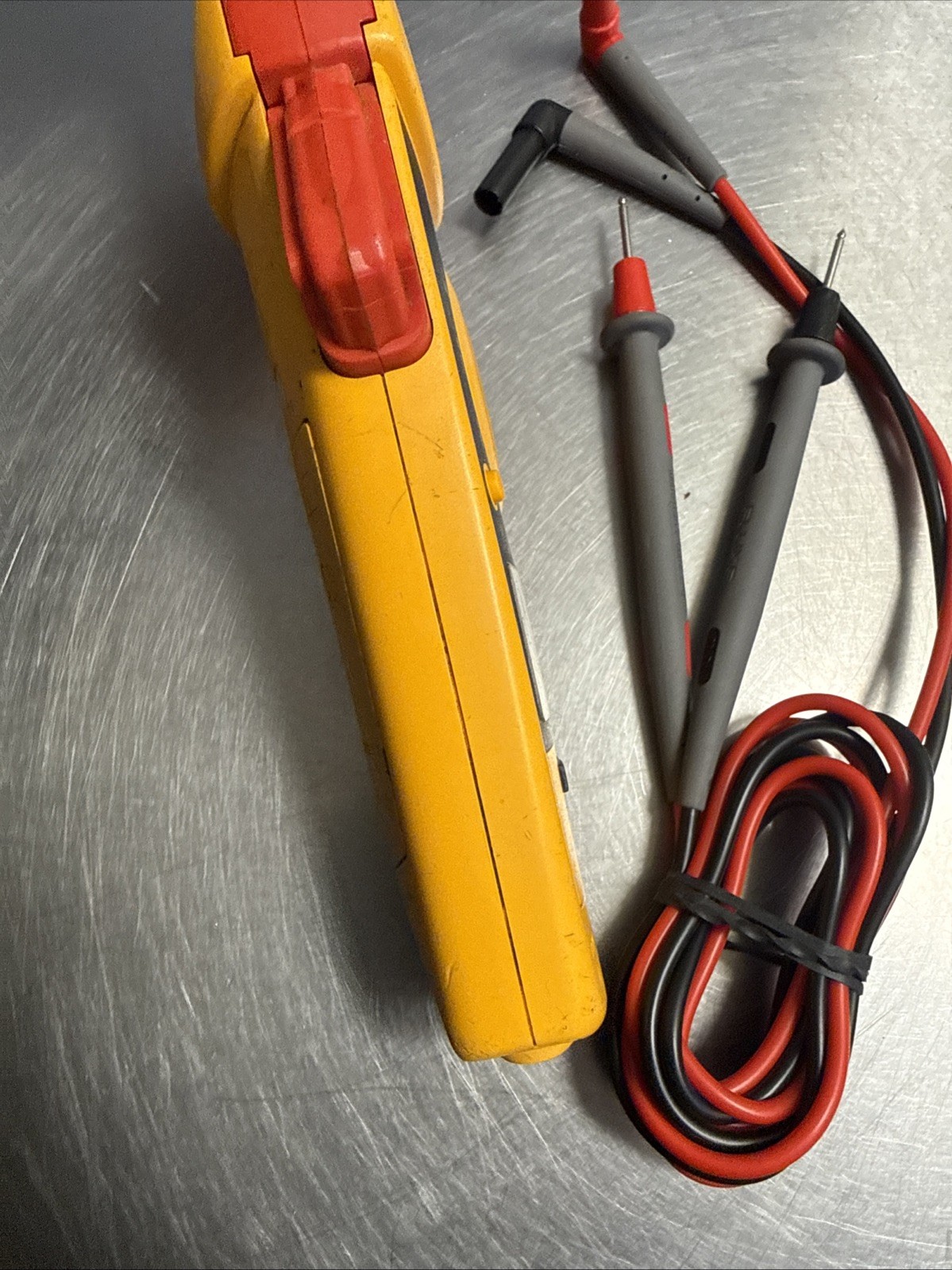 Fluke 902 HVAC Clamp Meter Multimeter True RMS Digital w/Leads Temp Good