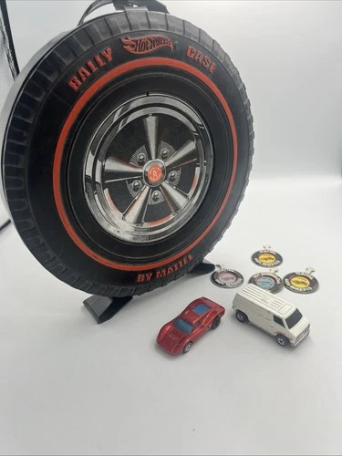 Vintage Hot Wheels Redline Wheel 12 Case With 2 Cars 1967-69 4 Pins