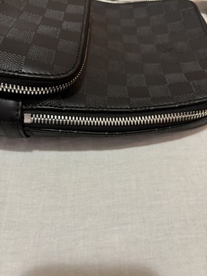 louis vuitton avenue sling bag MB2021 perfect condition  