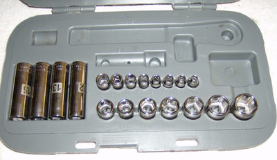 ASSORTMENT OF 19 CRAFTSMAN METRIC SOCKETS NEW USA MADE.