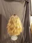16 Inch Wavy Blonde Wig With Dark Roots And Lace U — photo 4