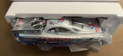 Whit Bazemore The Fast and the Furious 1:24 Scale Die Cast Dodge Funny Car - Picture 2 of 6