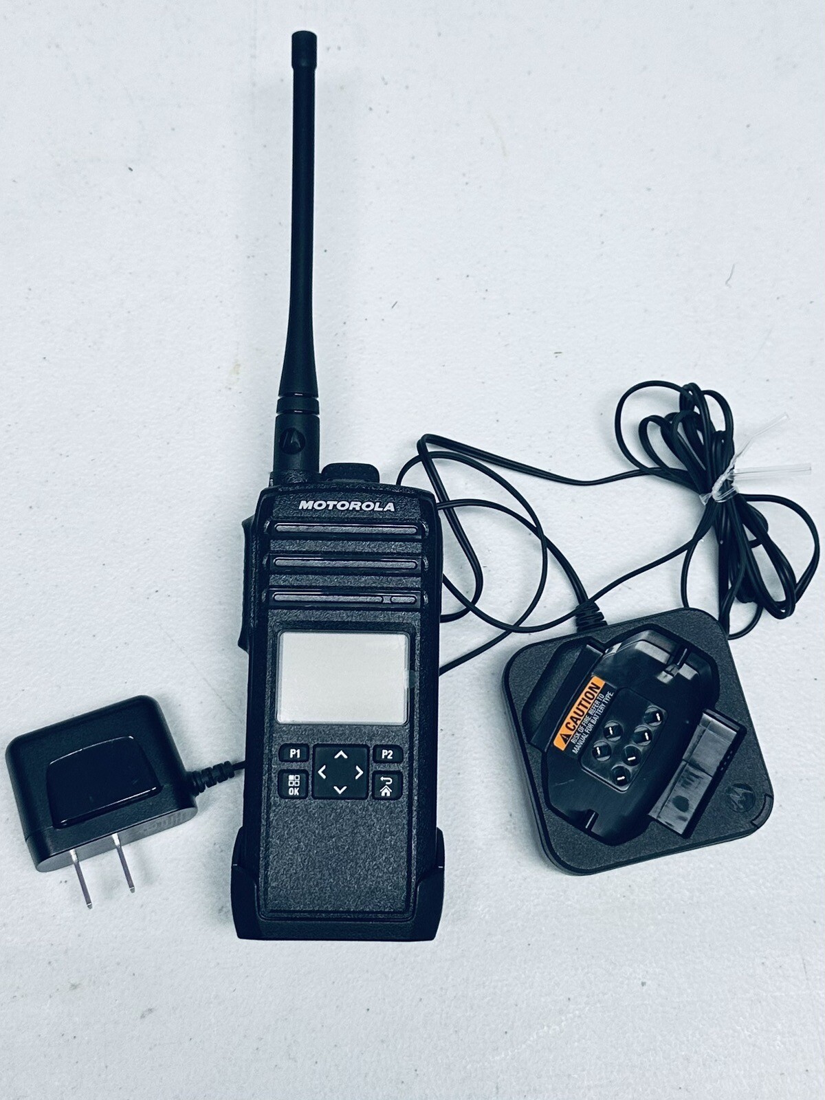 Used Once Motorola DTR700 50 Channel 900 MHz Two Way Radio With Belt