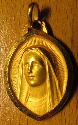 Broche Ancienne ORIA En Plaqué Or Jaune Représentant La Vierge Marie - Occasion Excellent état