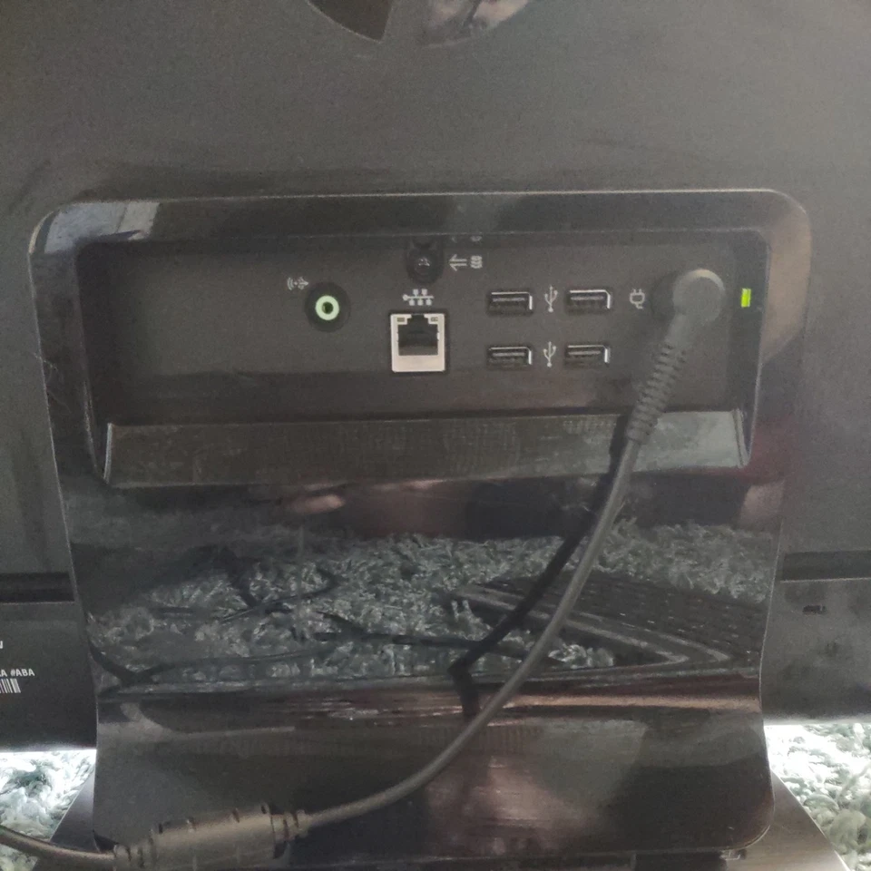 HP Touchsmart 310-1125y All in one PC. Working Condition Read description.  - Image 3 of 4