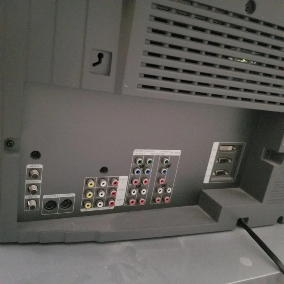 Samsung HLN617W 61" HDTV-ready rear-projection DLP TV - LOCAL PICKUP ONLY - Image 3 of 4