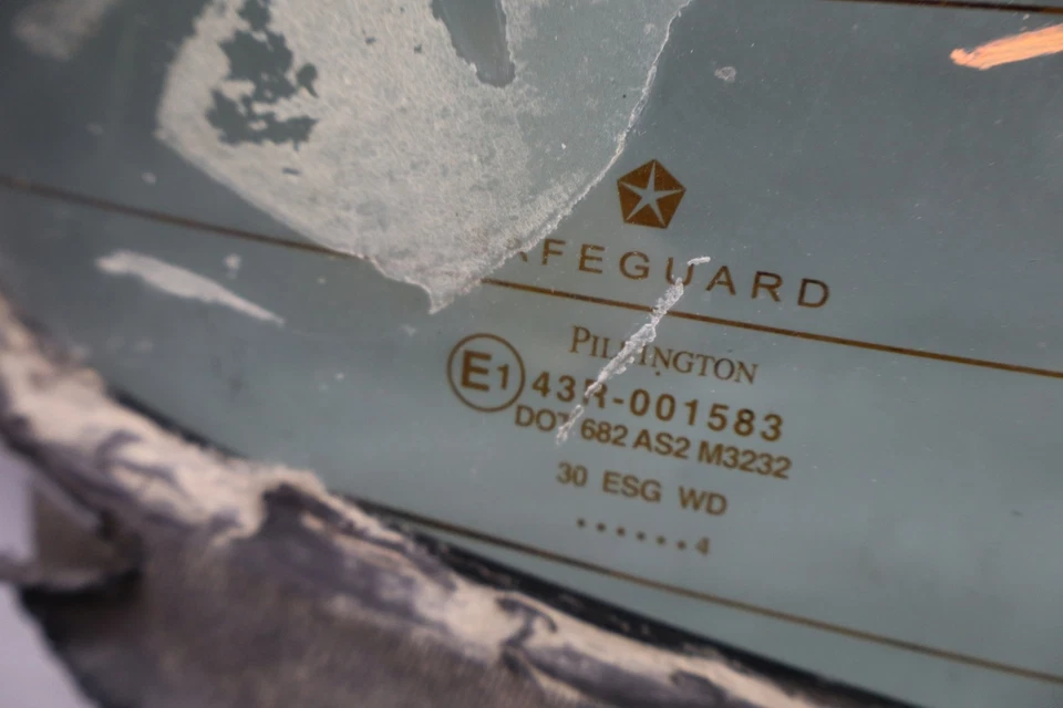 05-08 Chrysler Crossfire Convertible Parabrisas Trasero Cristal 43R001583 Fabricante Original Foto 4 de 4