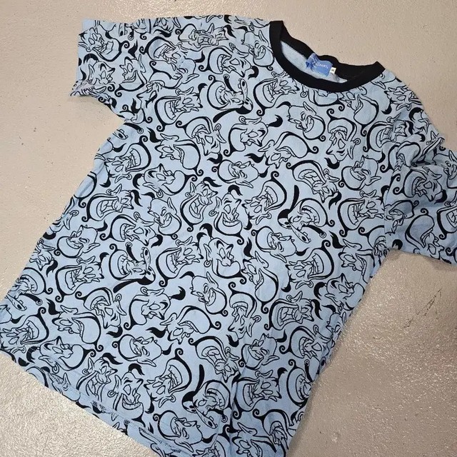 Adult Disney Resort Aladdin Genie Short Sleeve T-Shirt - Good Condition