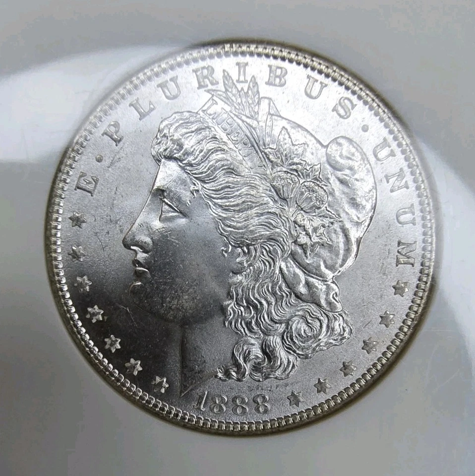Dólar de plata Morgan 1888 P NGC MS65 antiguo soporte graso PQ brillo explosión blanco Foto 3 de 4