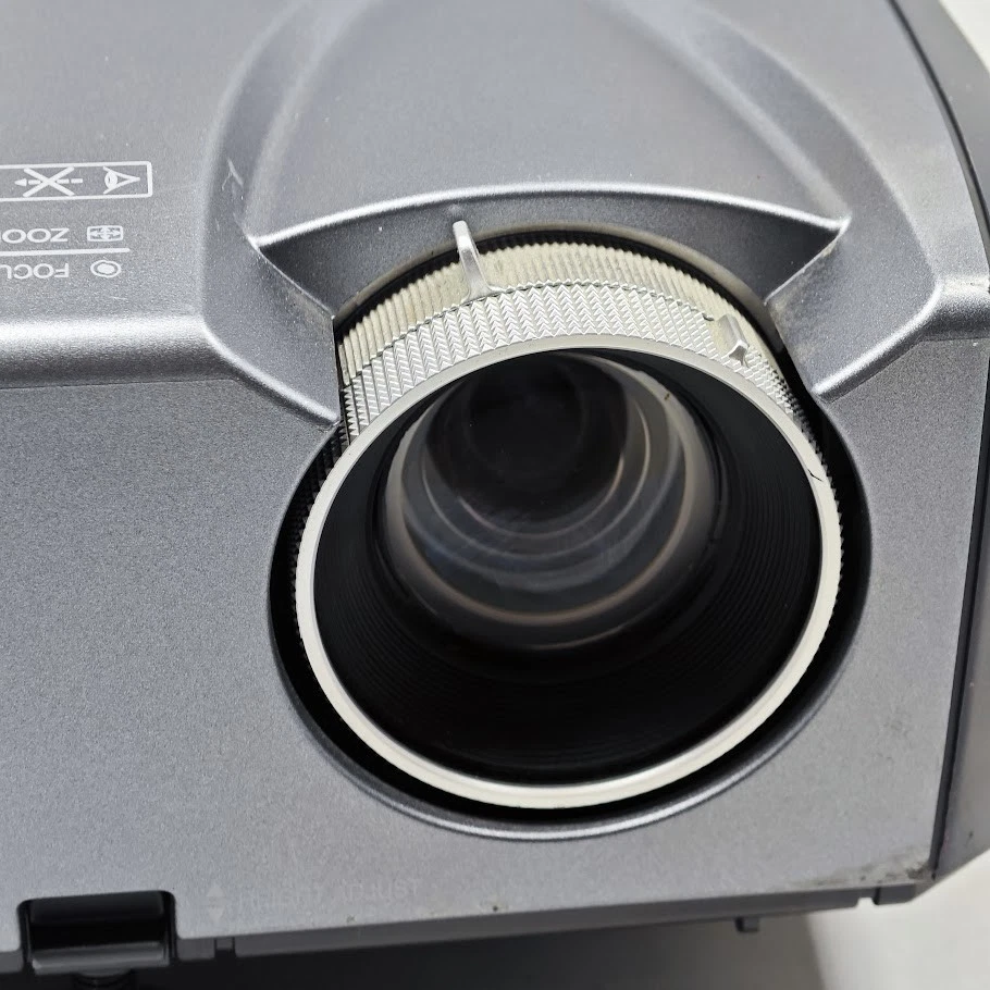 Proiettore DLP Sharp XG-F210X - Non Testato, Segni Di Usura - Immagine 2 di 4