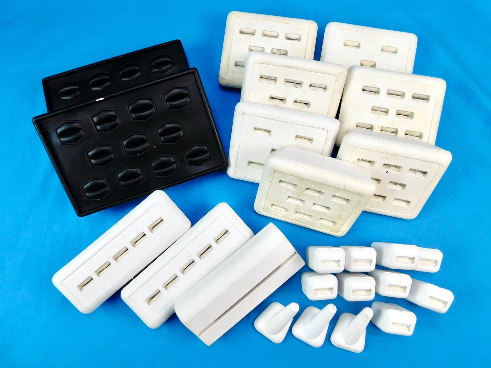Lot 24 White Black Leatherette Jewelry Ring Display Tray Organizer Holder Stand