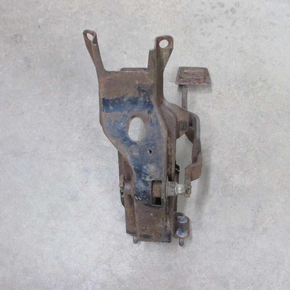 Chevrolet Chevelle El Camino 1966 original GM EMBRAGUE Y PEDAL DE FRENO Y JUEGO DE SOPORTES Foto 3 de 4