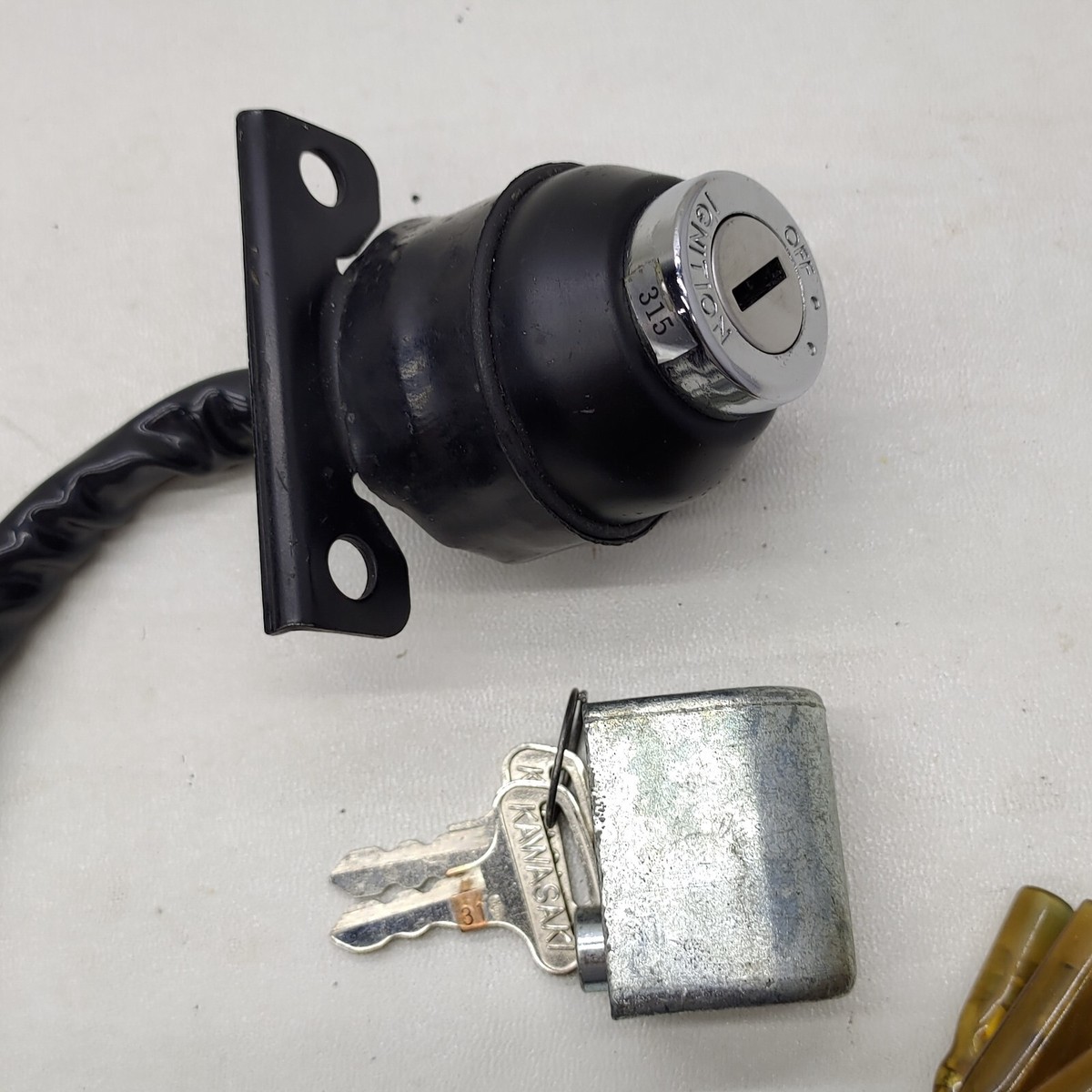 Kawasaki KH100 ES Ignition Switch 27005-1014 + Steering Lock With