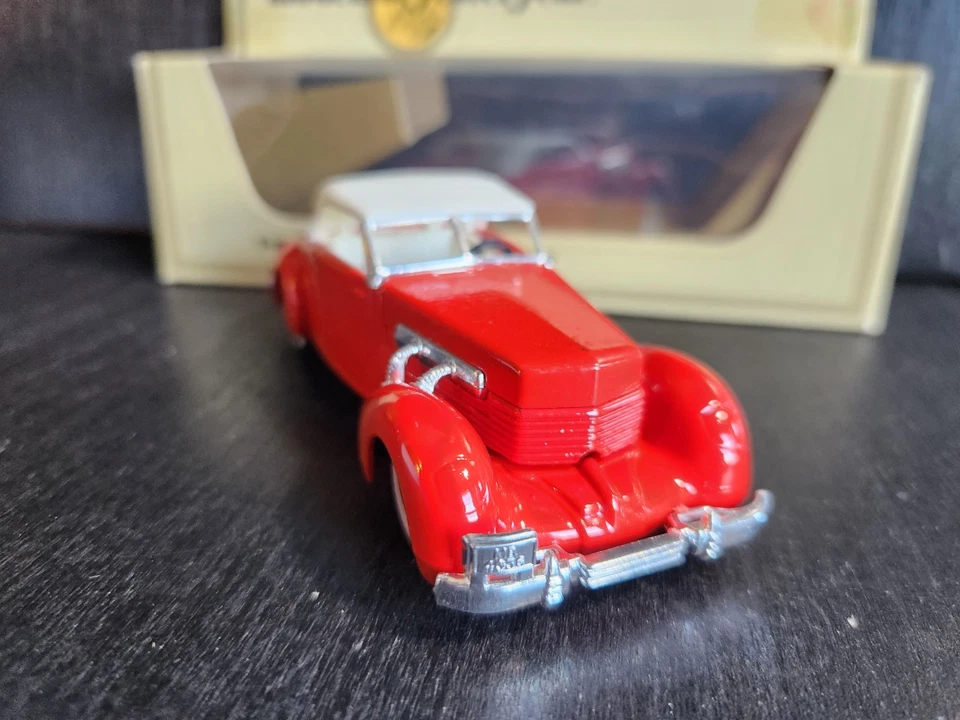 MATCHBOX MODELS OF YESTERYEAR Y-18 1937 CORD 812 RED & WHITE 1978 NIB - Image 4 of 4