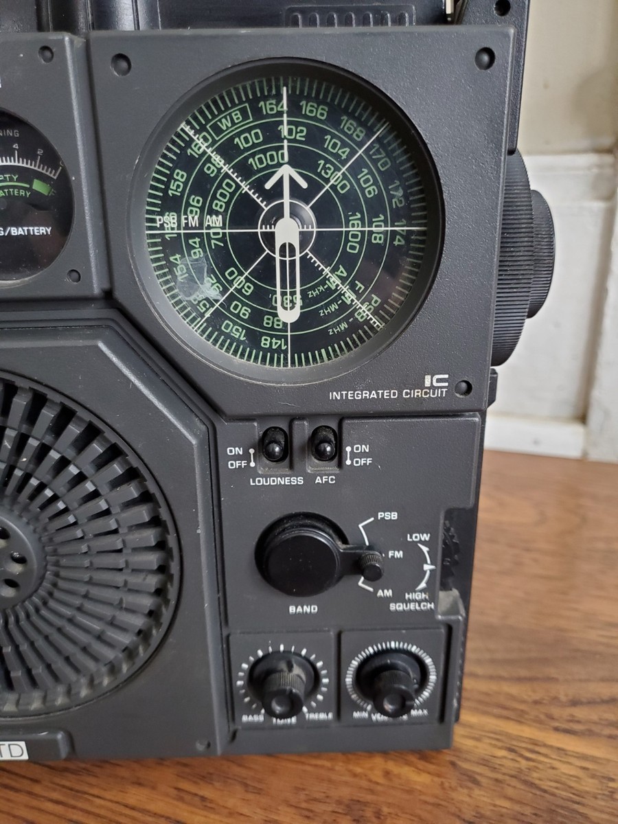 4037】National/Panasonic COUGAR No.7 MODEL RF-877 FM-中波-短波3