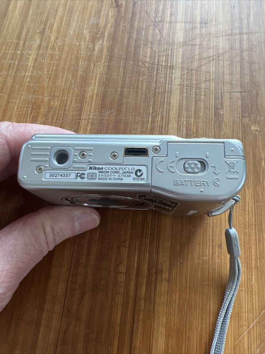 Nikon Coolpix L12 2.5