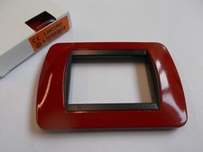 BTIINO LIVING L4803RD PLACCA IN METALLO 3MODULI ROSSO SOLID