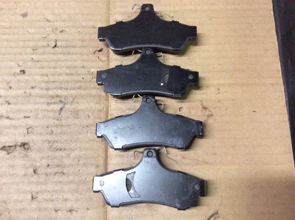 Nuevas pastillas de freno de disco traseras de fábrica OEM AC Delco GM 92210619 Foto 4 de 4