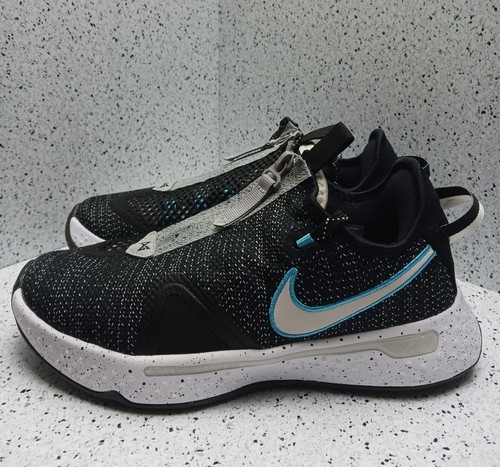 pg 4 black white wolf grey