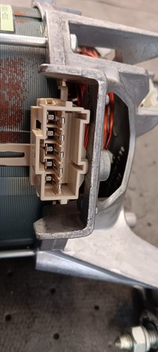 Miele Touchtronic washer Machine Motor type 30-66/2 Model w 3033 - Picture 10 of 11