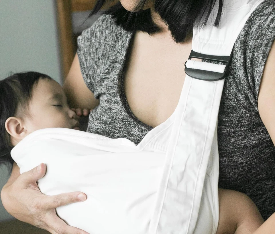 Baby Wrap Sling | All-in-1 Original Breathable Baby Sling | Newborn to Toddler - Image 4 of 4