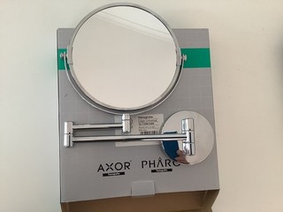 Hansgrohe Logis Universal Shaving Mirror 73561000 with cracked magnifying mirror