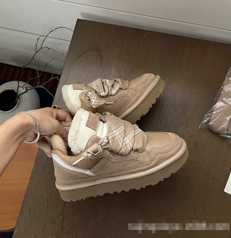 Zapatos para mujer დugღ Lowmel gamuza lona zapatillas clásicas castaño y arena talla EE. UU. Foto 4 de 4