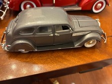 1933 Chrysler Airflow Gray Diecast Car Est 134 Length 6.5