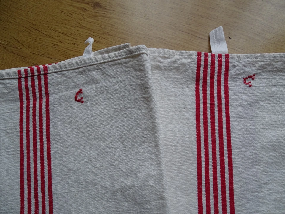 2 x TORCHONS ANCIENS , LITEAU ,METIS , MONOGRAMME C - Photo 3/3