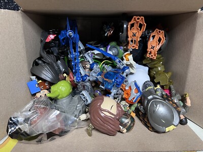 Over 5 Pounds of Toys! Assorted Lot Ghostbusters, Star Wars, Skylanders, Marvel