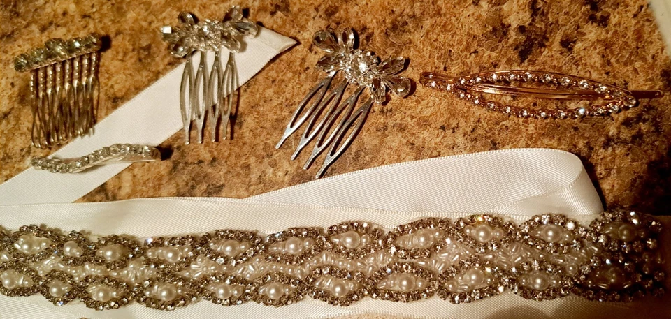 Beautiful Wedding Hair Accessories 7 Piece Lot Combs Barrett Hair Wrap  - Image 3 of 4