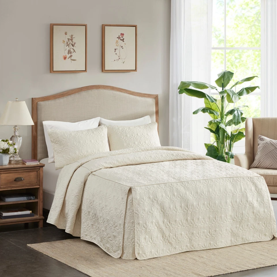Madison Park 3 Pcs Split Corner Quilted Bedspread, Classic Design, Lightweight - Image 4 of 4