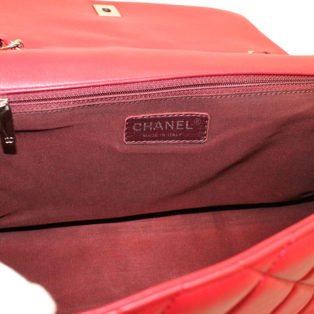 CHANEL　バッグ　 レッド Chanel Red Leather Crossbody Flap Bag - Vintage Lux