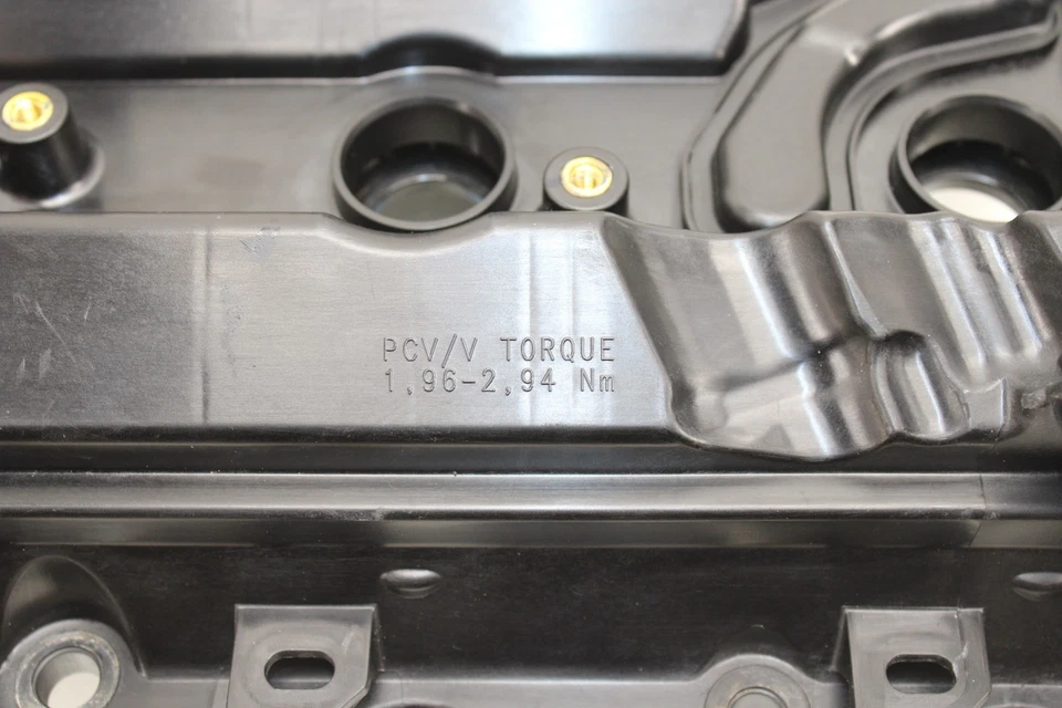 2017-2022 Infiniti Q60 3.0l Left Valve Cover OEM NH111 - Image 4 of 4