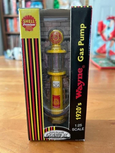 Vintage GEARBOX DIECAST LIMITED EDITION SHELL WAYNE GAS PUMP 1920'S REPLICA