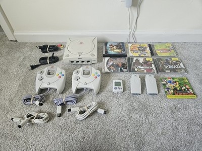 Sega Dreamcast Console Bundle 2 Controllers VMU Shenmue House of the Dead 2 + 