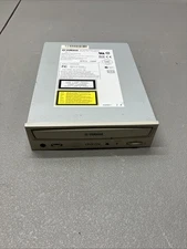 CRW8424E yahama CD-REWRITABLE drive 8-4-24X internal ide CD-ROM