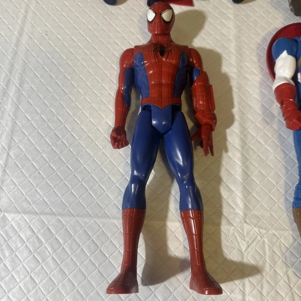 Figuras de acción 12" Spiderman Batman Pantera Negra Capitán América, Thor, Cyborg Foto 2 de 4