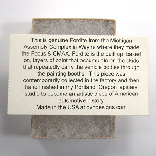 DVH Ford Focus C-Max Fordite Lustre Cabochon Michigan Assembly 34x21x4mm (5652) - Picture 2 of 4