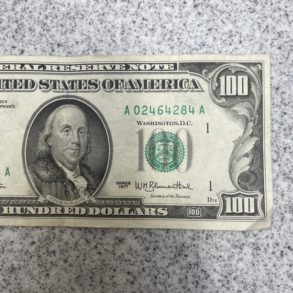 1977 $100 Hundred Dollar Bill Rare Federal Reserve Note Vintage 48 years old - Image 2 of 4