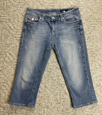Vigoss Women's size 5 Distressed Low Rise Capri  Denim Jeans ( 32x19)
