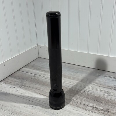Mag-Lite Flashlight Black 12'' Clean Cond