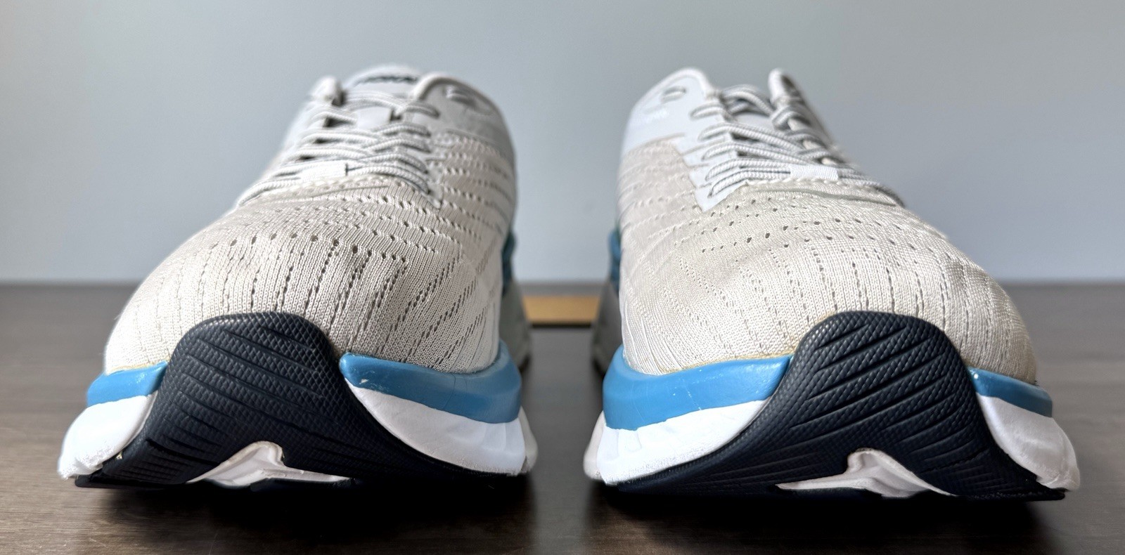 SAOLA Scarpe da corsa Hoka One One Arahi 4 da uomo taglia 10 5 Lunar Rock Nimbus senza solette