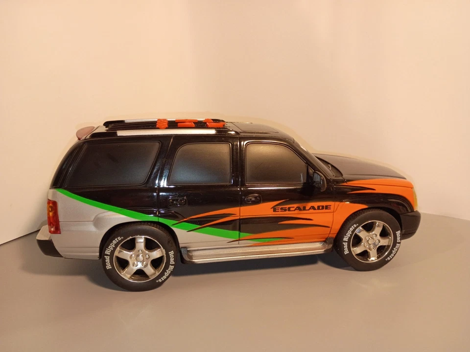 Raro SUV Road Rippers Cadillac Escalade 06' de colección, Who Let The Dogs Out (funcionando) Foto 2 de 4
