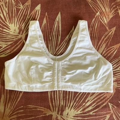 AMOENA FRONT CLOSURE BRA NWOT