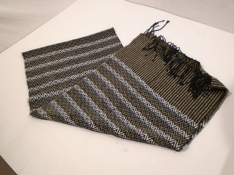 "Bufanda acrílica hecha en Italia con flecos, Chevron gris negro patrón raro 16x66"" nueva" Foto 3 de 4